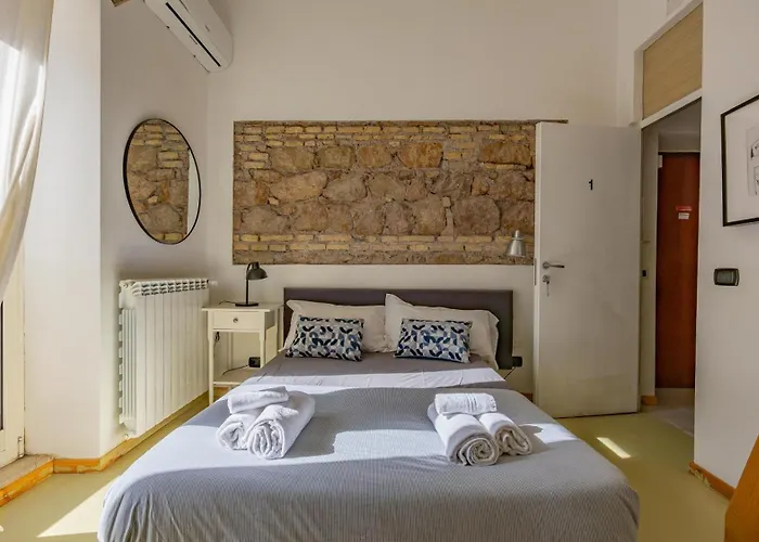 Art House By Rentbeat Guest house