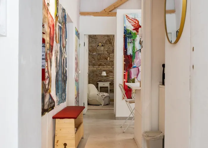 Art House By Rentbeat Guest house